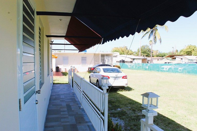 Seven Seas Beachfront Studio for Two